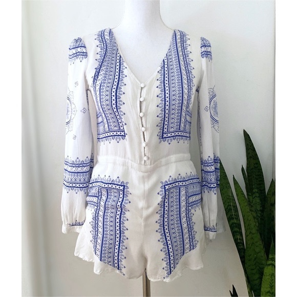 The Jetset Diaries Settle Down Romper Scarf Print - Picture 6 of 8